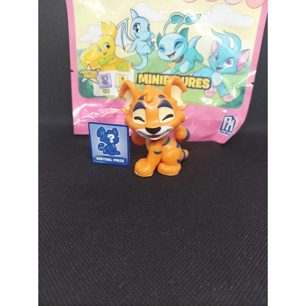 Neopets Phatmojo Minifigure Blind Bag Kougra with Bag and Code